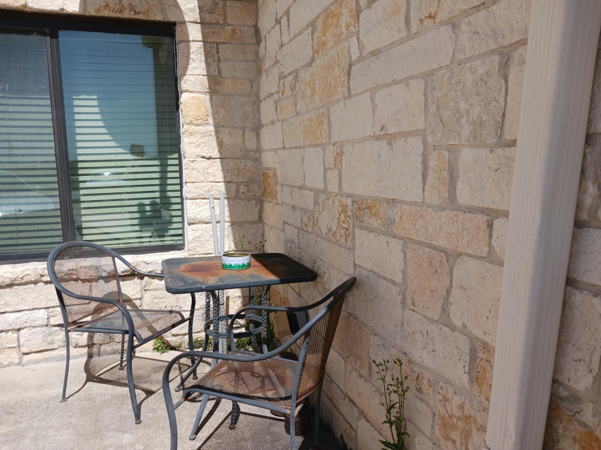Yorktown Inn And Suites Exterior photo